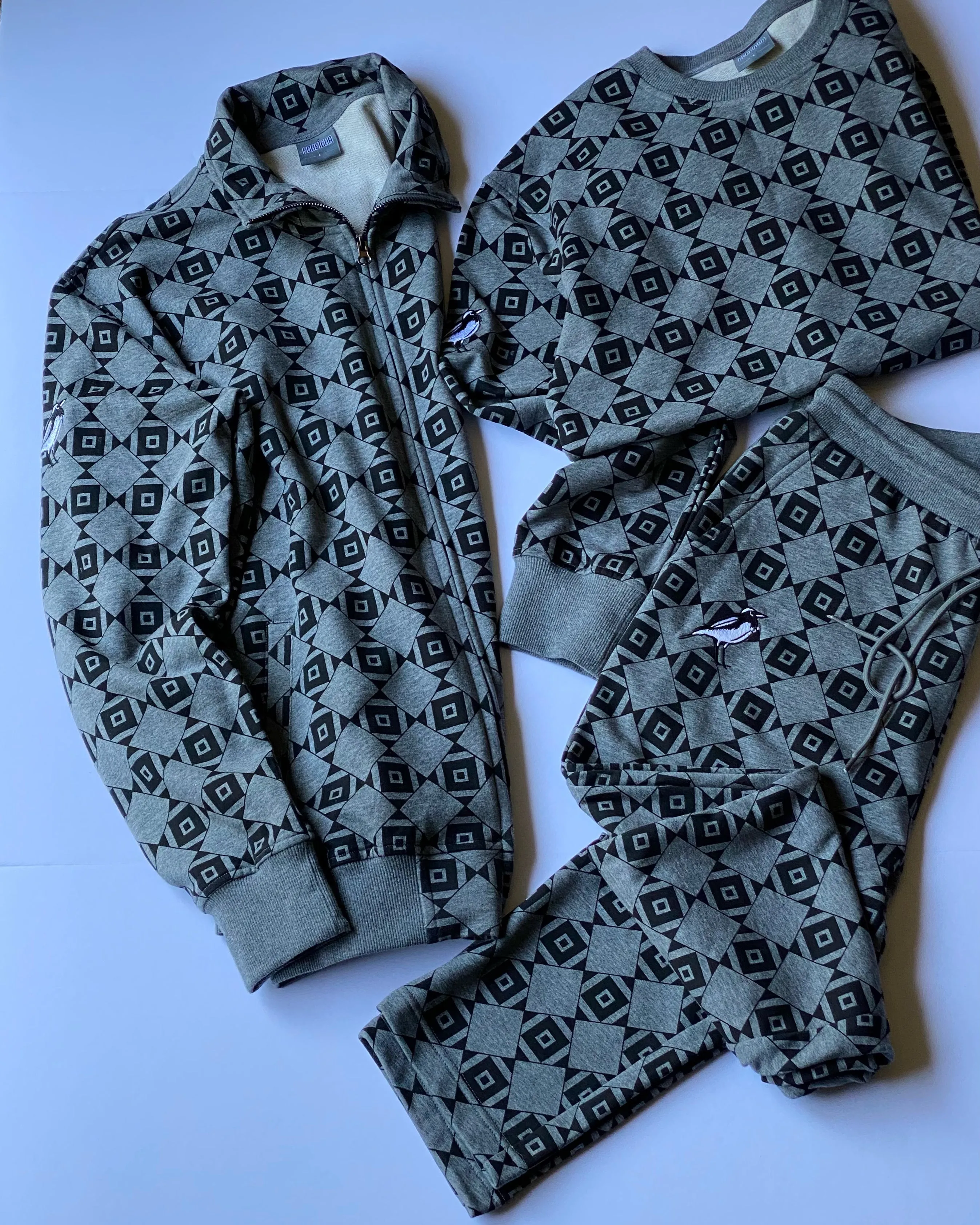 Diamond-Eye Geometric Jogger Sets - Grey/Black